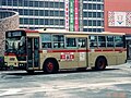 1997年までみられた一般路線バスの2台目旧塗装 （新宿駅西口にて撮影）