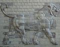 Singa pada panel dekorasi dari istana raja Darius Agung