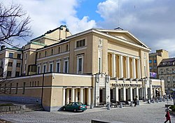 Tampereen Teatterin päärakennus.
