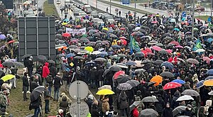 Protesters blocking the Gazela Bridge on 11 December 2021