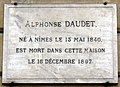 Rue de l'Université : Alphonse Daudet mourut au 41 le 16 décembre 1897.