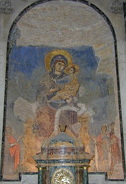 Madonnan och Barnet med de heliga Theodora, Abundius, Abundantius och Marcianus. Fresk från 1200-talet i Cappella del Santissimo Sacramento.