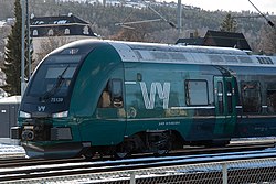 NSB (Norske tog) 75-39 i Vy-dekor, Sundhaugen, Drammen.jpg