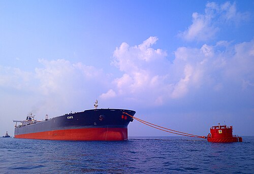 De tanker Star II lost zijn lading via een SBM van de Kochi-raffinaderij van BPCL bij Kochi.
