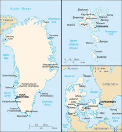 Në drejtim të akrepave të orës nga lart majtas (përmasat jo në shkallë): hartat e Grenlandës, Ishujt Faroe, Danimarkë