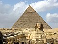 Velika sfinga u Gizi s Kefrenovom piramidom