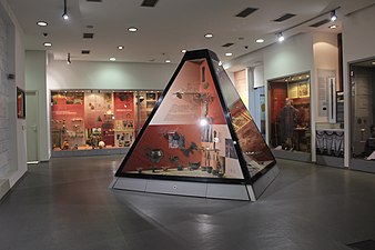 Изложбени простор нове сталне поставке - „Времеплов лесковачког краја”, пирамида која показује археолошко благо Хисара