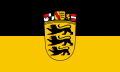 Ehemalige Landesdienstflagge (bis zum 13. November 2020), mit großem Wappen