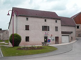 The town hall in Goux-lès-Dambelin