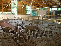 Grundmauern eines römischen Streifenhauses etwa aus dem Jahr 160 n. Chr. in Walheim, Foto (2009)