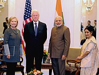 Clinton, su esposa Hillary, y el primer ministro indio Narendra Modi en Nueva York, el 29 de septiembre de 2014.