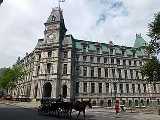 L'ancien Palais de justice de Québec, aujourd'hui nommé Édifice Gérard-D.-Lévesque et occupé par le Ministère des Finances du Québec.