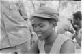 Soldado feminino joga cartas, Guiné-Bissau, 1973