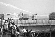 羽田事件に出動した放水車（1967年）