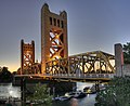 Tower Bridge en Sacramento, California, Estados Unidos.