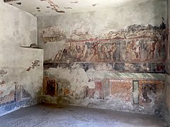 Triklinij oslikan freskama s prizorima Herakla, Ahileja i Troje