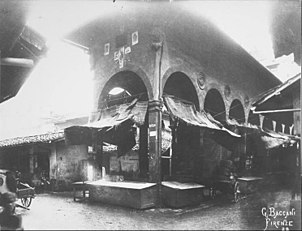 Part of the Loggia del Mercato Vecchio, Florence, just prior to its demolition in the 1880s