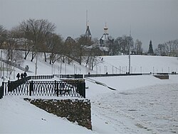 Retšytsaa talvisen Dnepr-joen rannalla, näkymä luoteeseen
