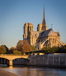 La cathédrale Notre-Dame de Paris, parfois mentionnée comme illustrant les racines chrétiennes de la France[39]
