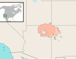 Location of the Navajo Nation. Daerah pengecekan berada di wilayah yang diberi warna yang lebih muda