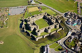 Beaumaris Castle, på øen Anglesey i det nordvestlige Wales, 1295