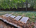 Massengräber mit 924 Bombenopfern (meiste von 17. April 1945) auf Neuem Annenfriedhof (2017)[40]