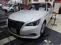 Crown Hybrid Royal Saloon (Japan; facelift)