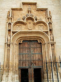 Fachada de la Magistral de los Santos Niños de Alcalá de Henares, de Antón y Enrique Egas (1497-1519).