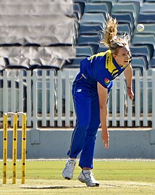 Ferling bowling for ACT Meteors in September 2022