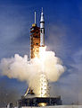 Štart nosnej rakety Saturn IB s loďou Apollo