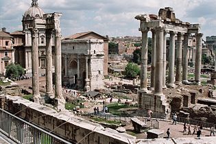 Công trường La Mã ở Rome, Ý, trung tâm chính trị, kinh tế, văn hóa và tôn giáo của nền văn minh La Mã cổ đại, trong thời Cộng hòa La Mã và Đế chế La Mã sau này, những tàn tích của nó vẫn còn hiện hữu ở Rome ngày nay