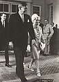 1968年的戈頓爵士與他的妻子貝蒂娜