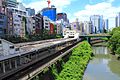 車站月台與御茶之水水橋、神田川