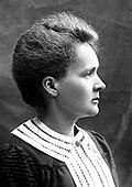 Mynd af Marie Curie sem tekin var í tilefni þess að hún hlaut Nóbelsverðlaunin í eðlisfræði árið 1903.