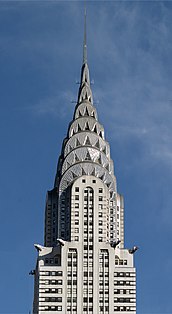 Edifício Chrysler em Nova York, por William Van Alen (1928–1930)