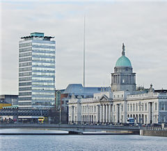 Tiga struktur terkenal Dublin: Liberty Hall, Custom House, dan Dublin Spire