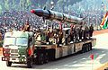 Raketentransporter von Ashok Leyland mit einer Mittelstreckenrakete (Basis Leyland Marathon)