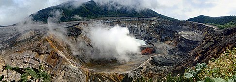 Фумаролна активност во кратерот