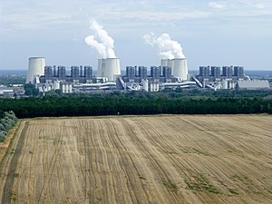 Ansicht des Kraftwerks Jänschwalde vom Aussichtsturm Teichland, 2018