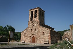 Frontera d'a ilesia de Sant Andreu de Castellnou de Bages, d'o sieglo XI, d'estilo romanico