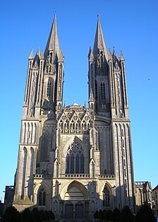 Catedral de Coutances na Normandia (1210–1274)