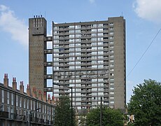 Balfron Tower (1965-1967), obra de Ernő Goldfinger en Londres (listado grado II)