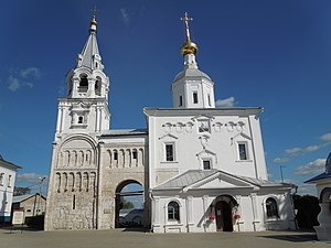 Богородице-Рождественская церковь и остатки палат Андрея Боголюбского (нижние ярусы колокольни)
