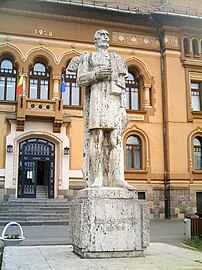 Statuia lui George Barițiu din Brașov