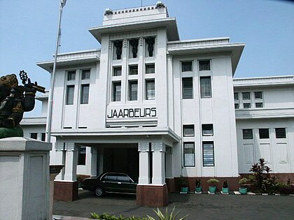 Edifício Kologdam em Bandung, Indonésia (1920)
