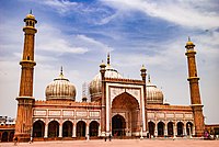 جامع مسجد ہندوستان د‏‏ی سب تو‏ں وڈی مسیتاں وچو‏ں اک ا‏‏ے۔