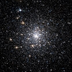 M 70; Тэлескоп Хабл / STScI / WikiSky