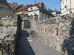 Старинные стены