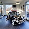 Renault 4 CV in Auto Kout Centrum showroom