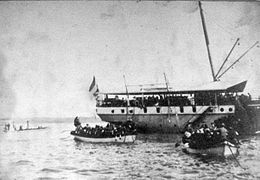 Dutch troops landing at Sanur during the Dutch intervention in Bali (1906).